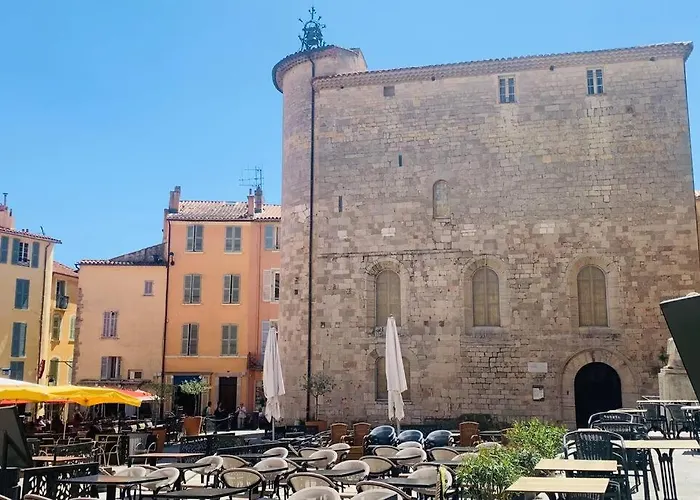 Апартаменти Studio Cosy Hyeres Coeur De Ville Єр