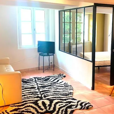 Cosy Avec Deux Vélos Coeur De Hyères