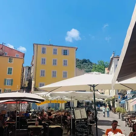 Lägenhet Studio Cosy Hyeres Coeur De Ville *