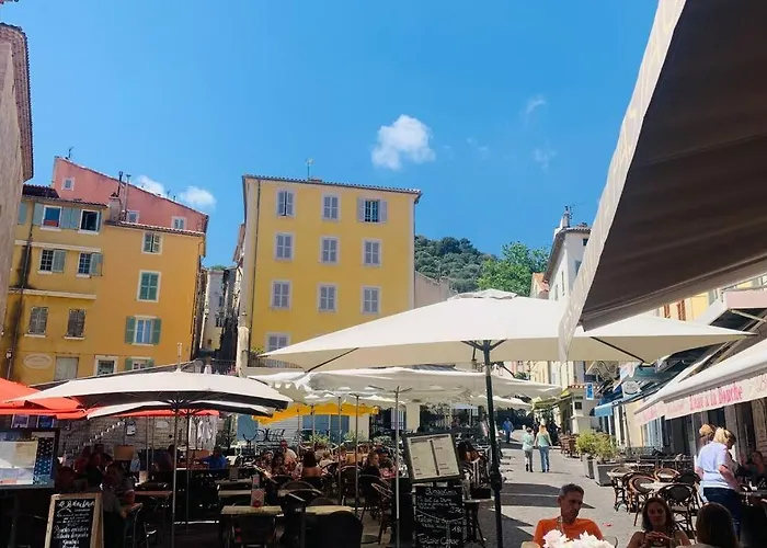 Lägenhet Studio Cosy Hyeres Coeur De Ville *